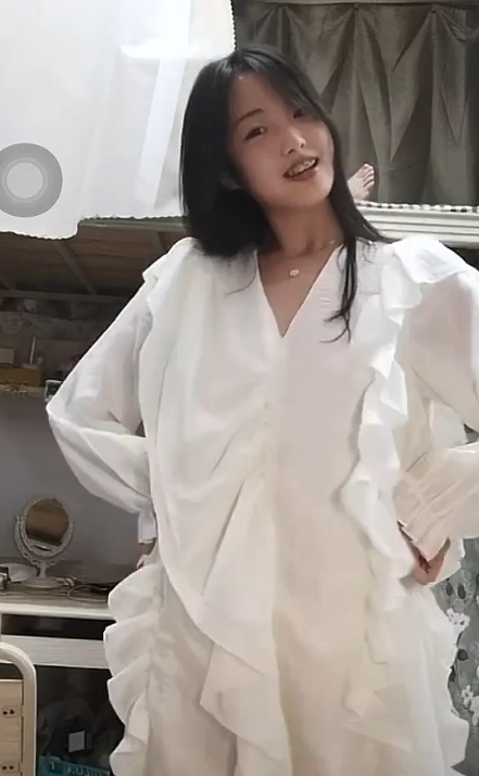 《疯狂抖音10》美女们也是拼了 作死展示[82V 1.38G 百度盘]