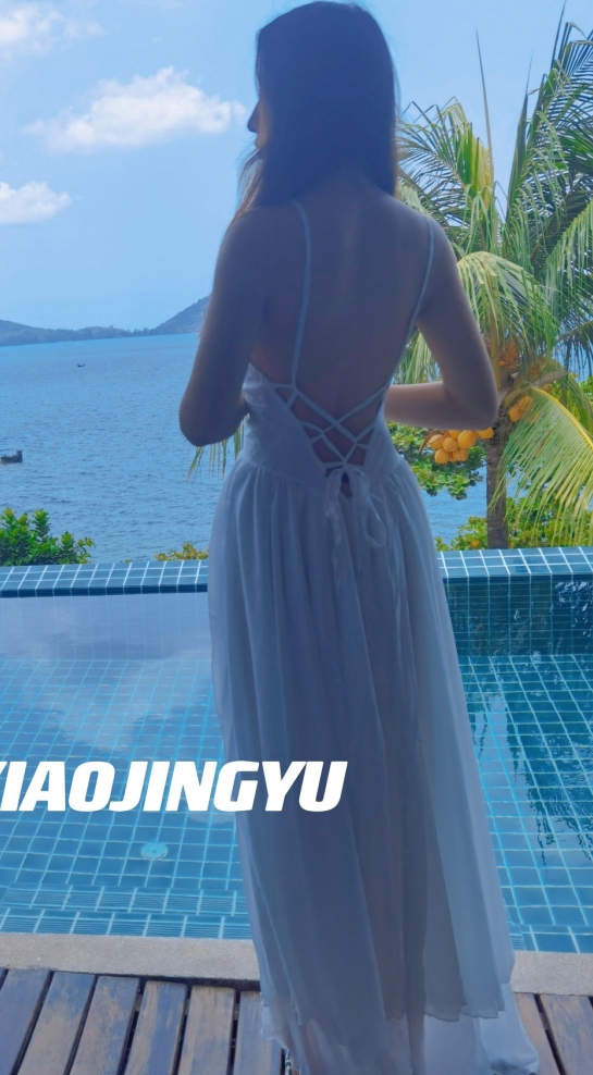 女神曼妃小雨82部福利视频合集，偶遇粉丝舔脚精彩瞬间，快来收藏！