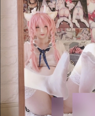 自购fantia透明セーラー服misa呆呆最新合集46P2V2G，老阿姨自拍创口贴摘除