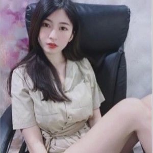 82社区LiSa生女神舞蹈合集1部太火辣