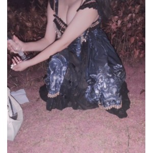 胡九万海角户外6v合集1.19G小乖乖女放得开