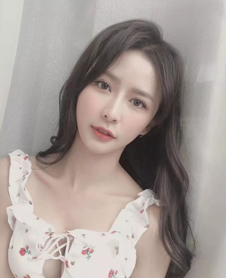 抖音李姐深夜直播视频合集88部50G超火辣