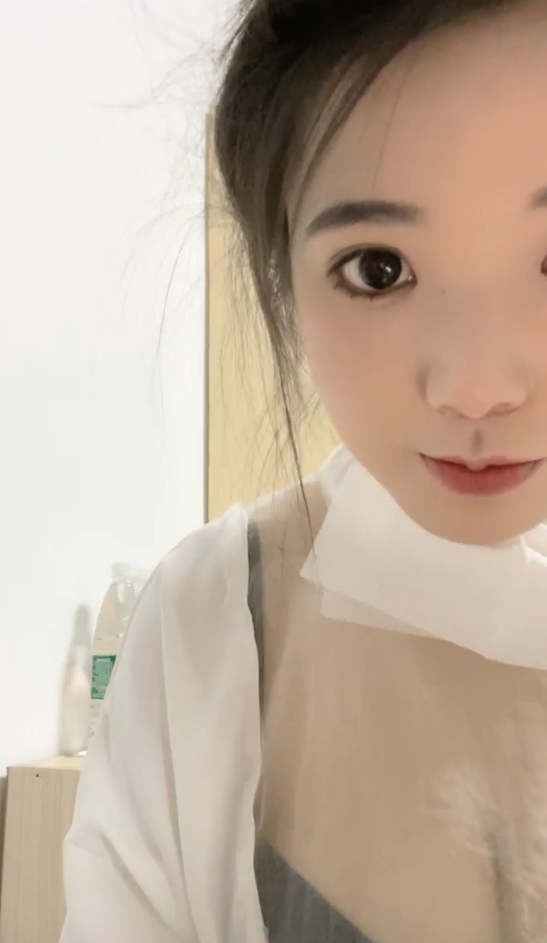 学妹小梨宿舍直播合集30V50G全网疯传