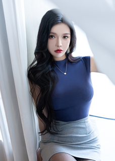 娜比回归秀人网首套作品94p1.7G太诱人