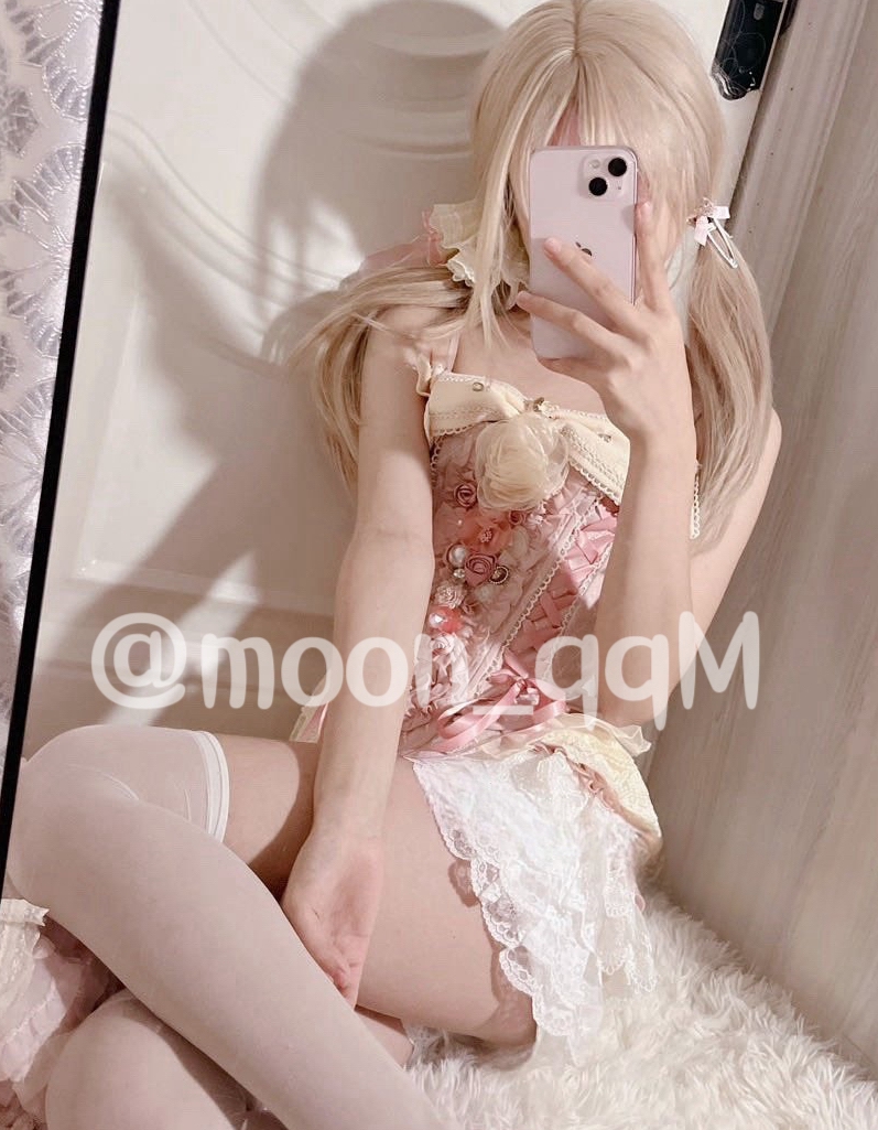 推特狐骨moon_qqm户外展示80v110p971m优质资源