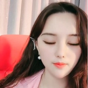 推特笑笑绝密私拍34部25G展示