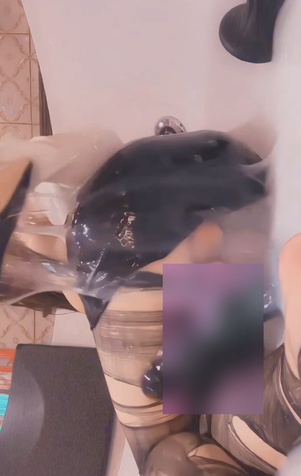 橙子酱伪娘湿身探索1V492MB水灵灵