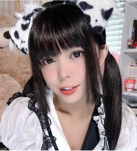 绯红小猫外网尺度私拍24组1.2G好顶啊