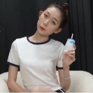糖心vlgo文静女生〖baby〗性感运动裤小脚丫特写[1v+2.23g]