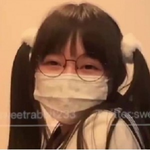 317MB软萌兔兔酱双马尾陪玩失神体验1部太稚嫩