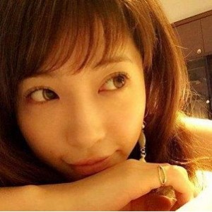 某推S级女模kyara_Sss精彩视频1部3.2G太诱人