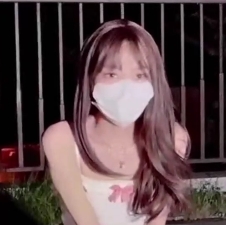 推特网红小野猫户外狗爬任务视频1V360M绝美身材放飞自我